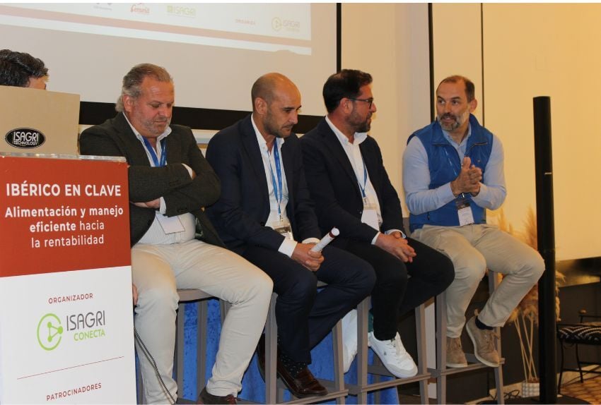 coloquio:
“Ibérico en sus tres ejes: tradición, técnica y futuro”, donde se debatió sobre el rumbo del sector desde una visión global.